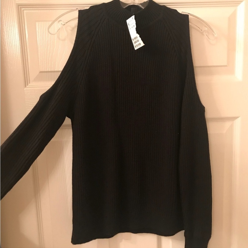 NWT Black Cutout Cold  Shoulder Turtleneck